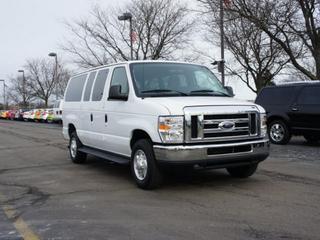 Ford Econoline Wagon 2011 photo 2