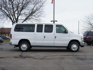 Ford Econoline Wagon 2011 photo 4
