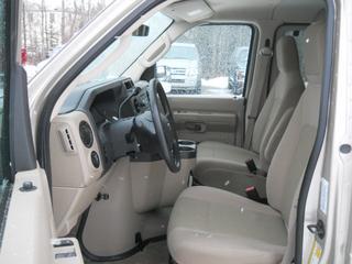 Ford Econoline Wagon 2011 photo 3