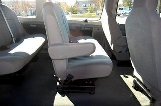 Ford Econoline Wagon 2011 photo 2