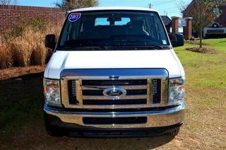 Ford Econoline Wagon 2011 photo 4