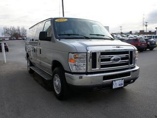 Ford Econoline Wagon 2011 photo 5