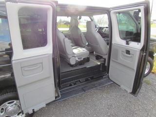 Ford Econoline Wagon 2011 photo 3