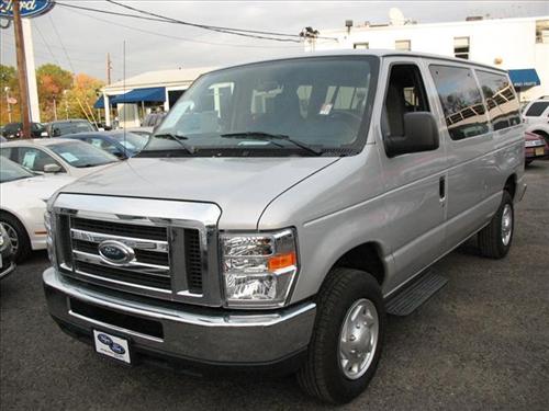 Ford Econoline Wagon 2011 photo 5