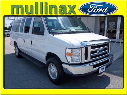 Ford Econoline Wagon 2011 photo 3