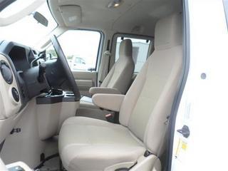 Ford Econoline Wagon 2011 photo 1