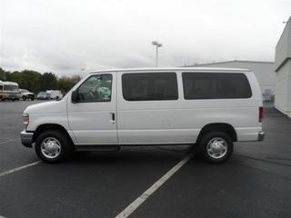Ford Econoline Wagon 2011 photo 4