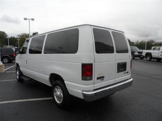Ford Econoline Wagon 2011 photo 5