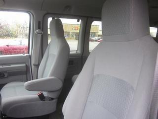 Ford Econoline Wagon 2011 photo 1