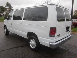 Ford Econoline Wagon 2011 photo 4