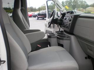 Ford Econoline Wagon 2011 photo 1