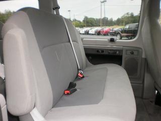 Ford Econoline Wagon 2011 photo 2