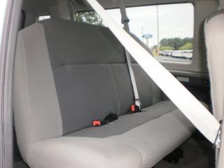 Ford Econoline Wagon 2011 photo 3