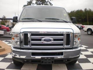 Ford Econoline Wagon 2011 photo 5