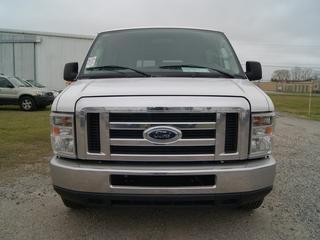 Ford Econoline Wagon 2011 photo 1