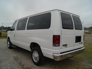 Ford Econoline Wagon 2011 photo 3