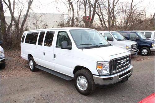 Ford Econoline Wagon 2011 photo 1