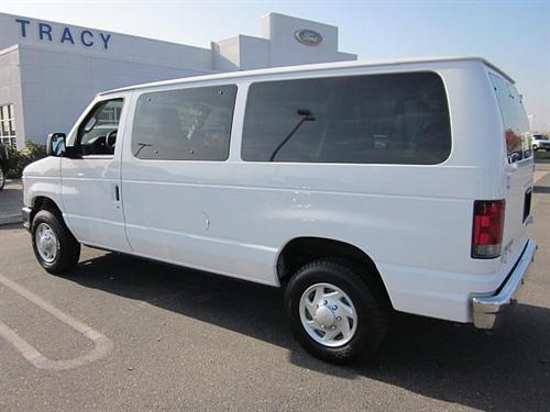 Ford Econoline Wagon 2011 photo 1