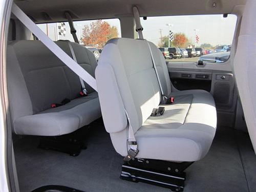 Ford Econoline Wagon 2011 photo 4