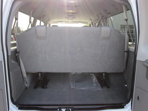 Ford Econoline Wagon 2011 photo 5