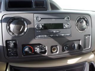 Ford Econoline Wagon 2011 photo 2