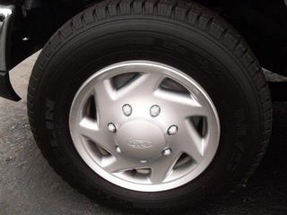 Ford Econoline Wagon 2011 photo 4