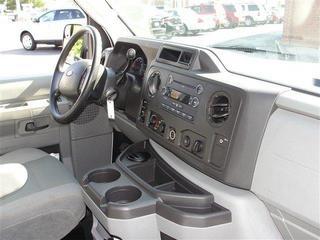 Ford Econoline Wagon 2011 photo 1