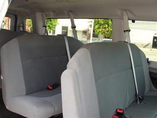 Ford Econoline Wagon 2011 photo 2