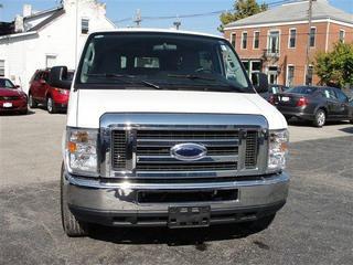 Ford Econoline Wagon 2011 photo 3
