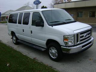 Ford Econoline Wagon 2011 photo 1