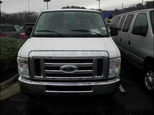 Ford Econoline Wagon 2011 photo 1