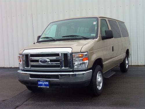 Ford Econoline Wagon 2011 photo 3