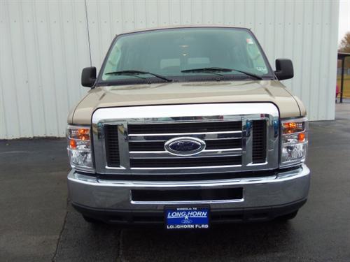 Ford Econoline Wagon 2011 photo 4