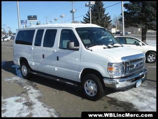 Ford Econoline Wagon 2011 photo 4