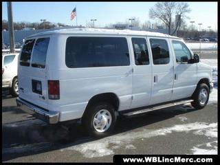 Ford Econoline Wagon 2011 photo 5