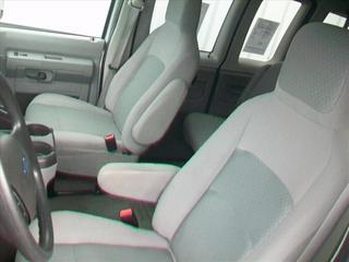 Ford Econoline Wagon 2011 photo 3