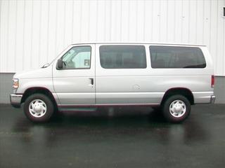Ford Econoline Wagon 2011 photo 4