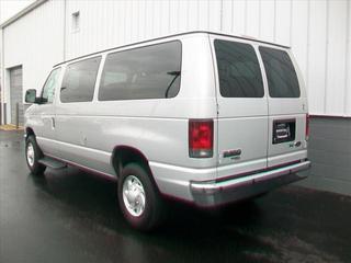 Ford Econoline Wagon 2011 photo 5