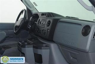 Ford Econoline Wagon 2011 photo 3