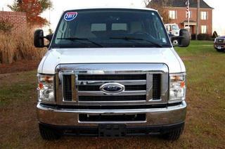 Ford Econoline Wagon 2011 photo 4