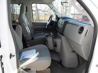 Ford Econoline Wagon 2011 photo 1