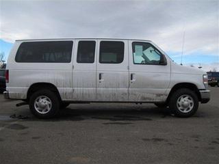 Ford Econoline Wagon 2011 photo 2