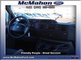 Ford Econoline Wagon 2011 photo 1