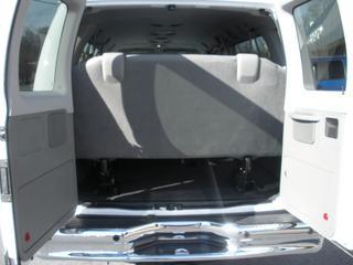 Ford Econoline Wagon 2011 photo 1