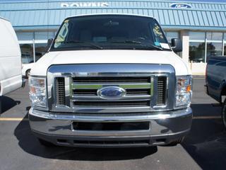 Ford Econoline Wagon 2011 photo 1