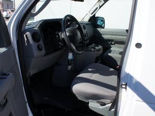 Ford Econoline Wagon 2011 photo 3