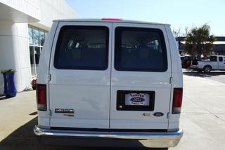 Ford Econoline Wagon 2011 photo 1