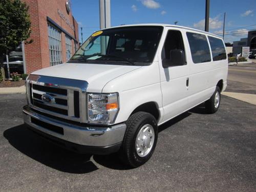 Ford Econoline Wagon 2011 photo 5