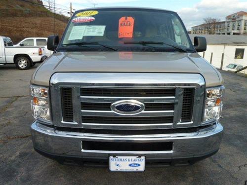 Ford Econoline Wagon 2011 photo 5