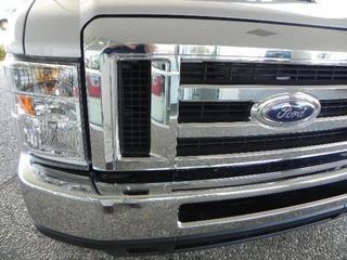 Ford Econoline Wagon 2011 photo 1